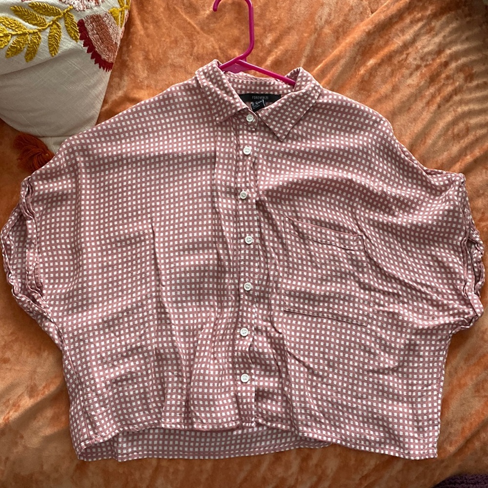 Pink and white checkered crop flannel
